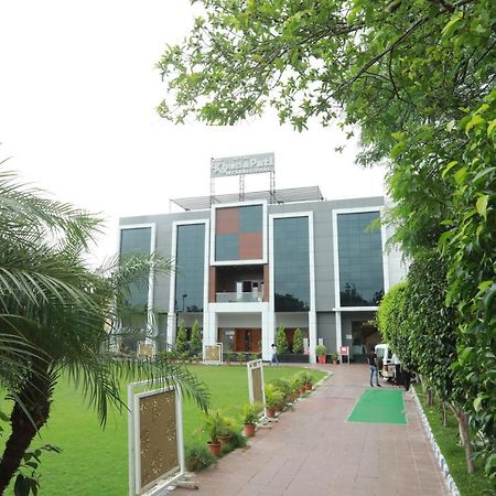 Hotel Shri Khedapati International Dewas Ngoại thất bức ảnh