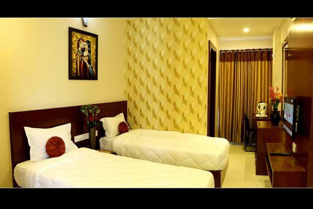 Hotel Shri Khedapati International Dewas Ngoại thất bức ảnh