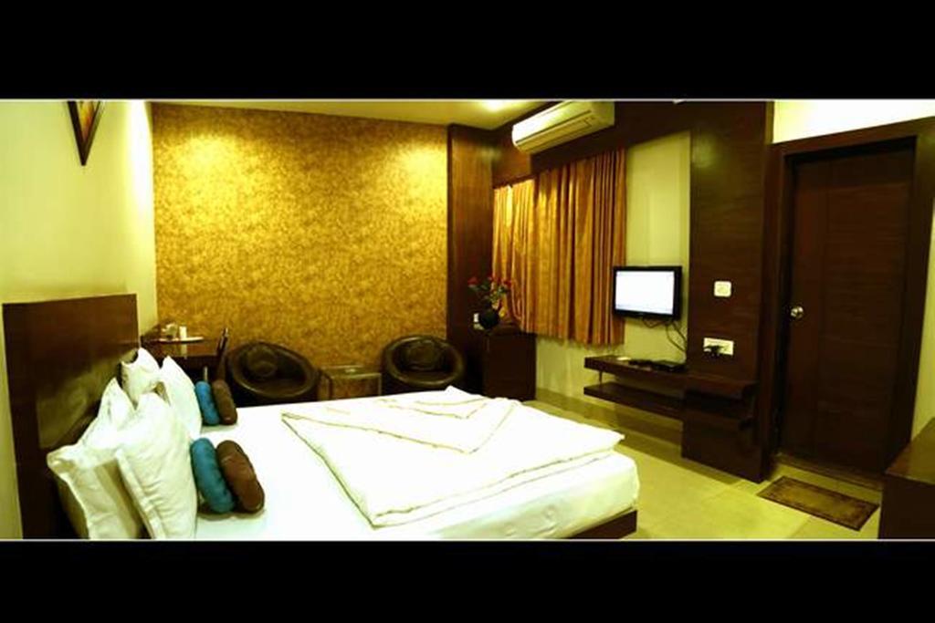 Hotel Shri Khedapati International Dewas Ngoại thất bức ảnh
