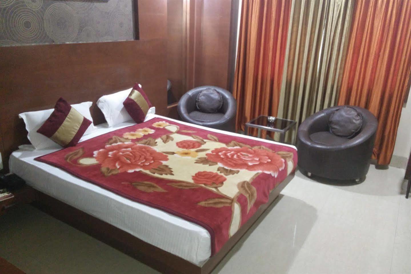 Hotel Shri Khedapati International Dewas Ngoại thất bức ảnh