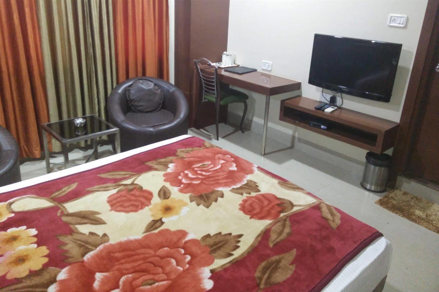 Hotel Shri Khedapati International Dewas Ngoại thất bức ảnh