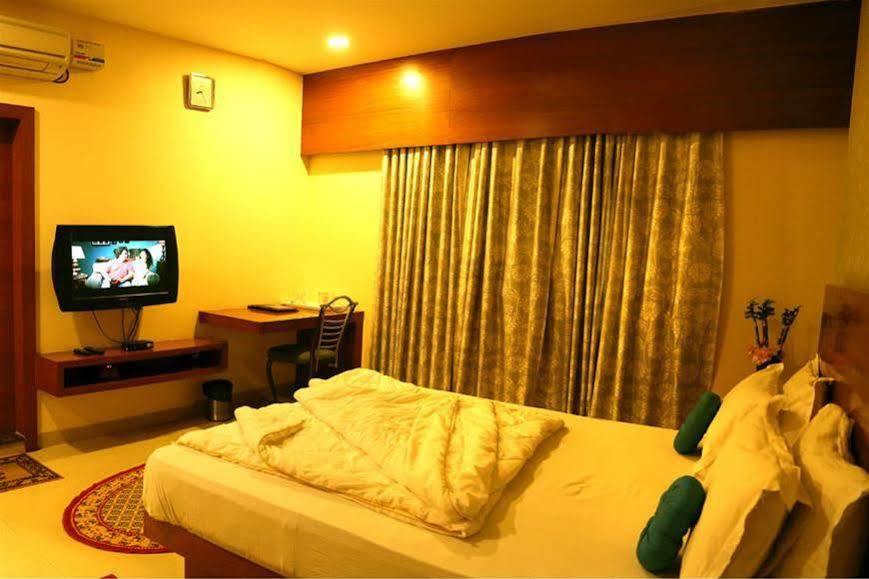Hotel Shri Khedapati International Dewas Ngoại thất bức ảnh