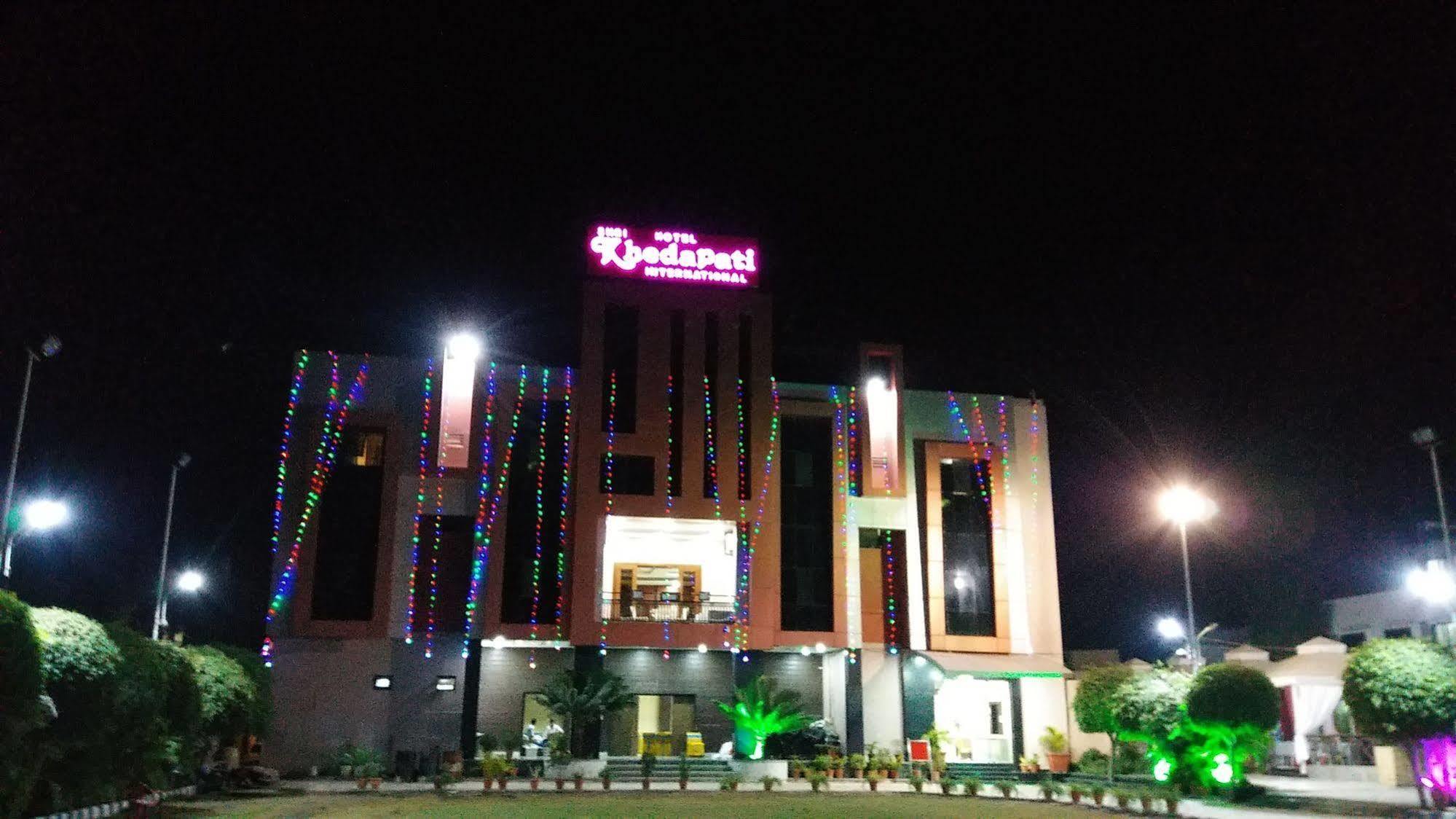 Hotel Shri Khedapati International Dewas Ngoại thất bức ảnh