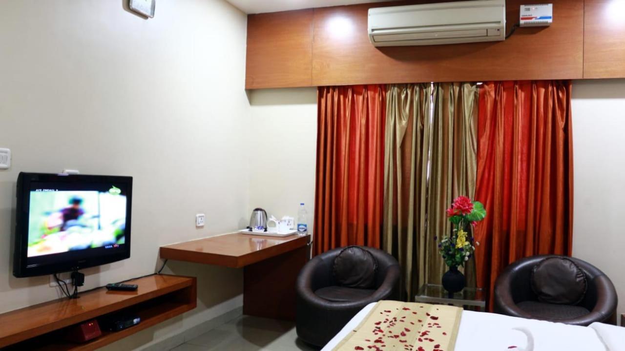 Hotel Shri Khedapati International Dewas Ngoại thất bức ảnh